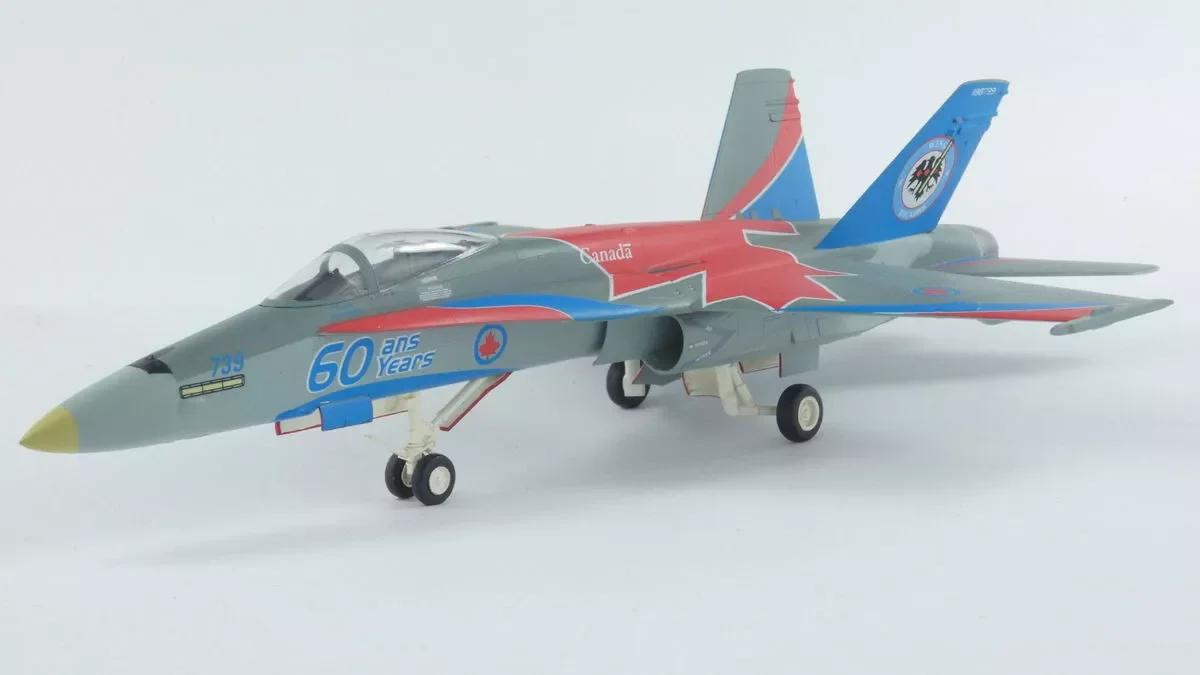 Hobbyboss 80268 1/72 Scale F/A-18A F18 Hornet Fighter Model Collectible Toy Plastic Assembly Building Model Kit Hobby