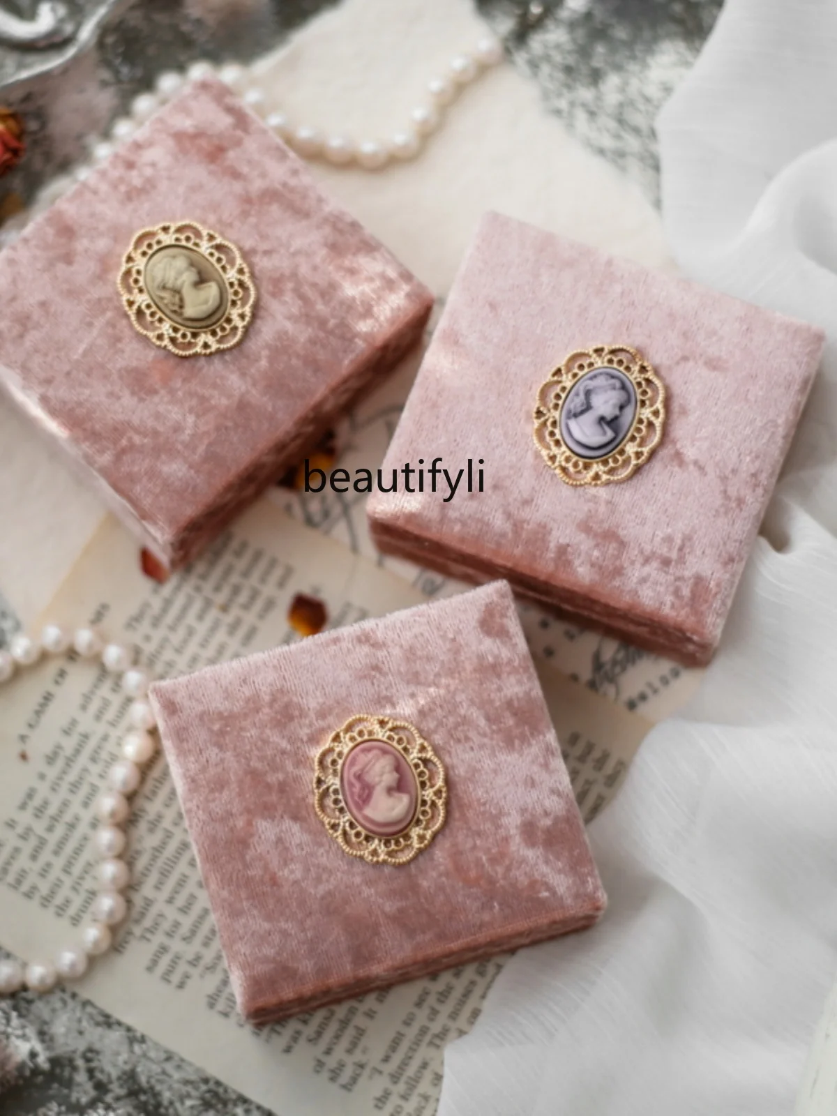 

Velvet Vintage Necklace Jewelry Box Wedding Couple Rings Box Stud Earrings Box