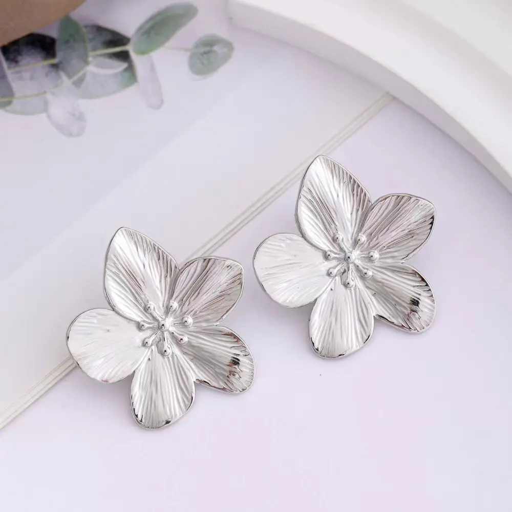 New Women\'s Earrings Cute Sweet Flower Earrings High Quality Stainless Steel Jewelry Fashion Festival Gift 2024