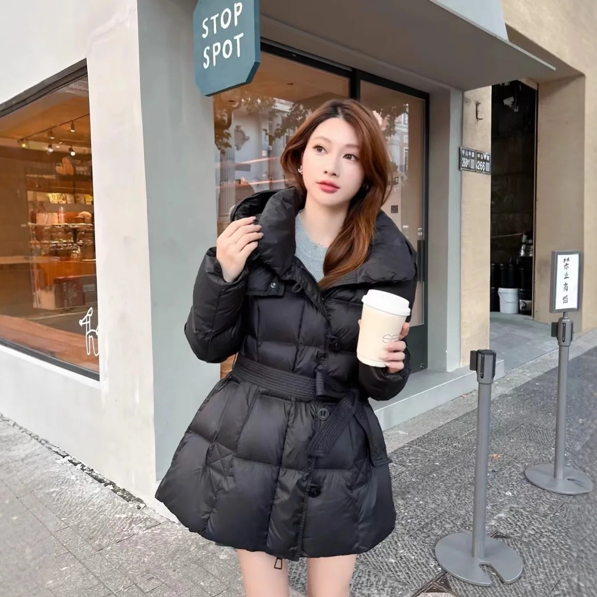Winter European Fashion Women's Down Jacket Commuter Hoodie Strap 90 White Duck Down Jacket