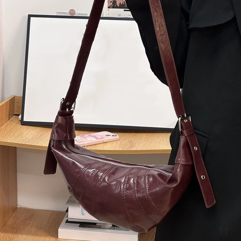 حقائب كتف الهلال للنساء شتاء جديد حقيبة كروسبودي لينة بولي Leather جلد سعة كبيرة للمتسوقين حمل حقيبة المتشرد الإناث