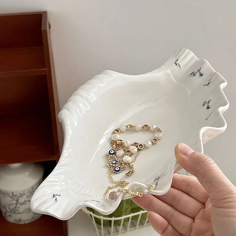 Shell shaped plates,French Floral Ceramic Shell Plate Irregular Dessert Plate Creative Jewellery Storage Tray Ornaments
