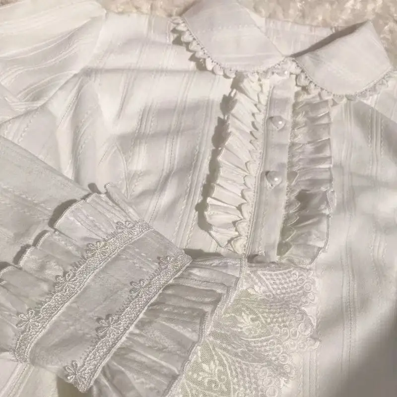 Bluzka z falbankami w stylu kawaii light lolita, z koronką, długim rękawem, w japońskim stylu dobby, uniwersalna, wiosenna, słodka, biała bluzka, koszula, top.