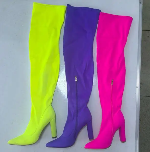 Leuchtend neon-gelb-grün-lila Stretch-Satin-Overknee-Stiefel mit 10 cm Blockabsatz, spitzer Zehenpartie und Stretch-Socken-Stil für Damen