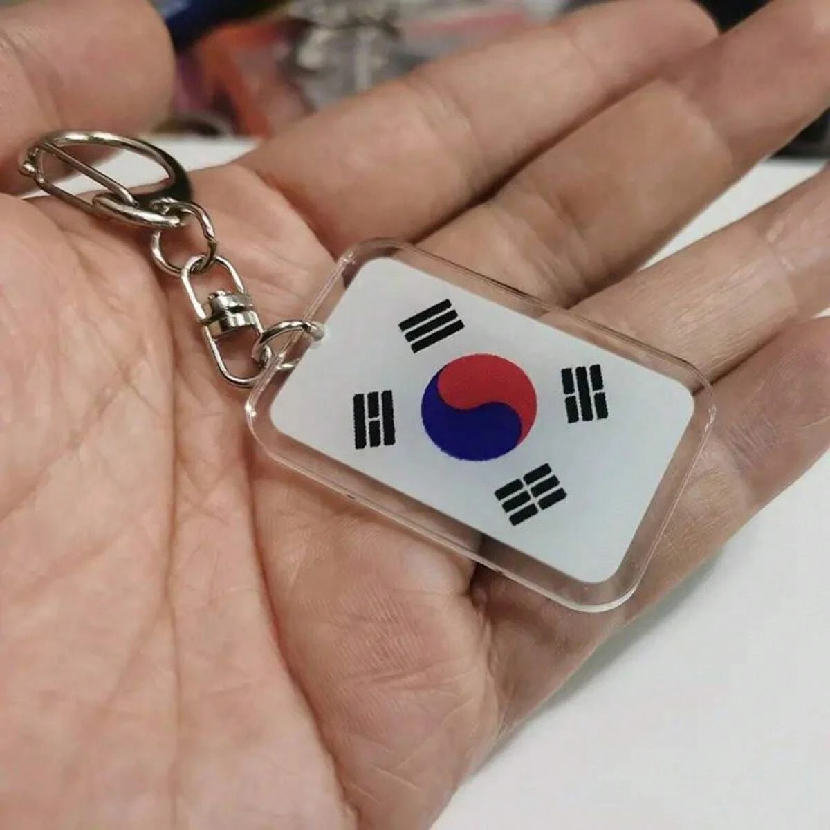 Acryl-Schlüsselanhänger mit südkoreanischer Flagge. Perfekt für Schlüssel, Taschen und Autozubehör. Niedlich, Gothic Y2K-Stil. Ideales kleines Geschenk. – Detail 3