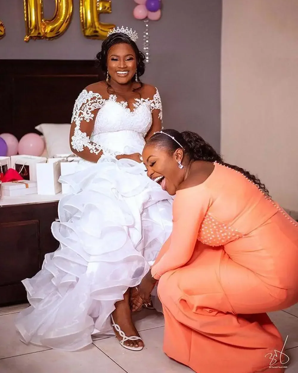 Vestido De novia De encaje transparente De talla grande personalizado, Color blanco, manga larga, sirena, vestidos De novia para mujer, bata De matrimonio con volantes escalonados