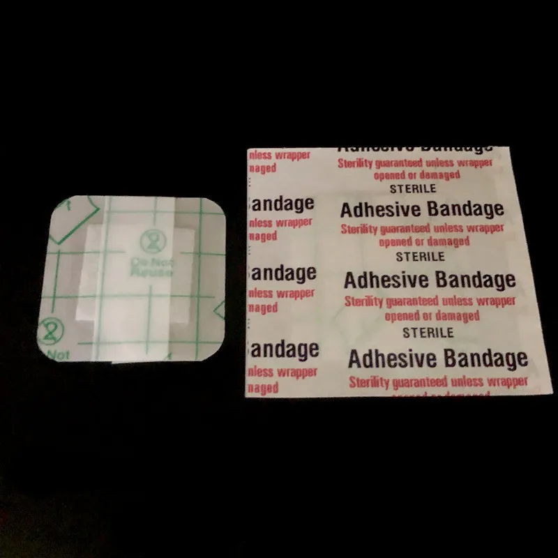 50 Stück atmungsaktive, transparente, quadratische Einweg-Pflaster aus PU mit hautfarbenen und transparenten, wasserfesten Pflastern