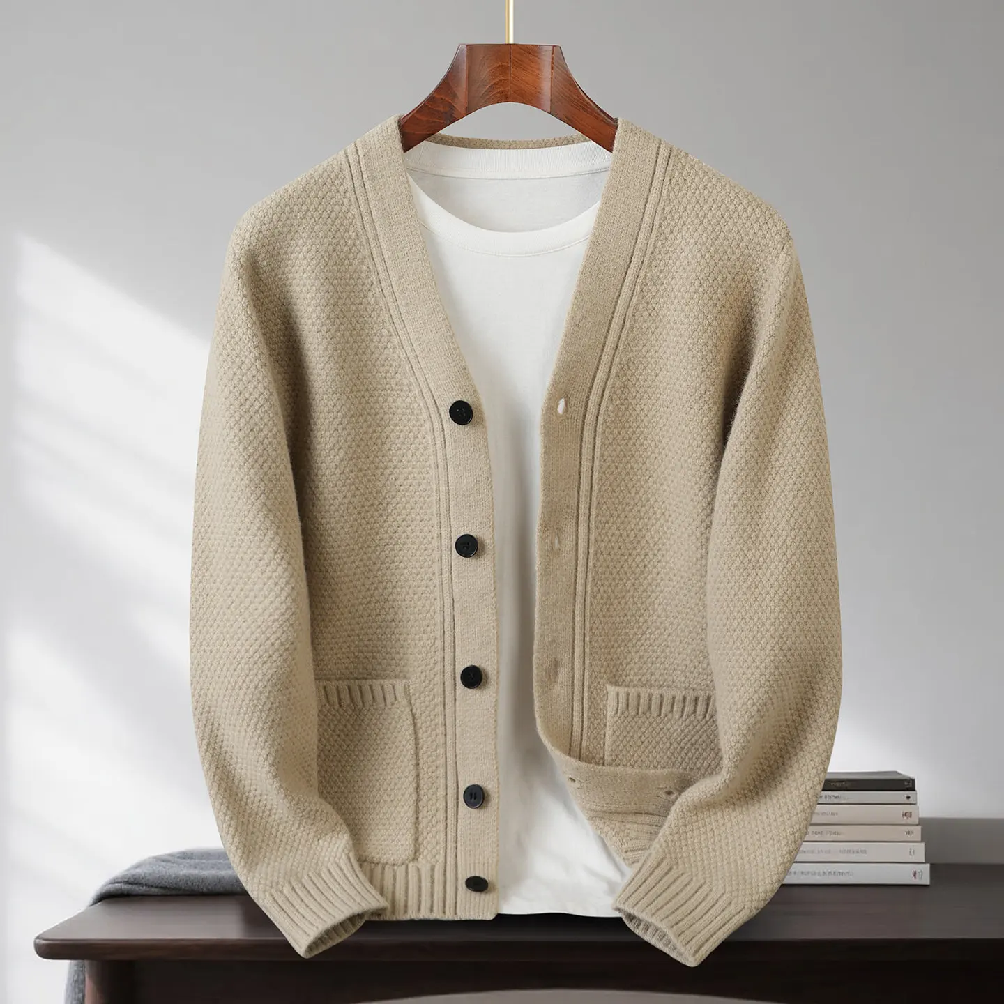 100% cashmere knitted cardigan men's V-neck sweater simple and versatile casual thin coat for young people.