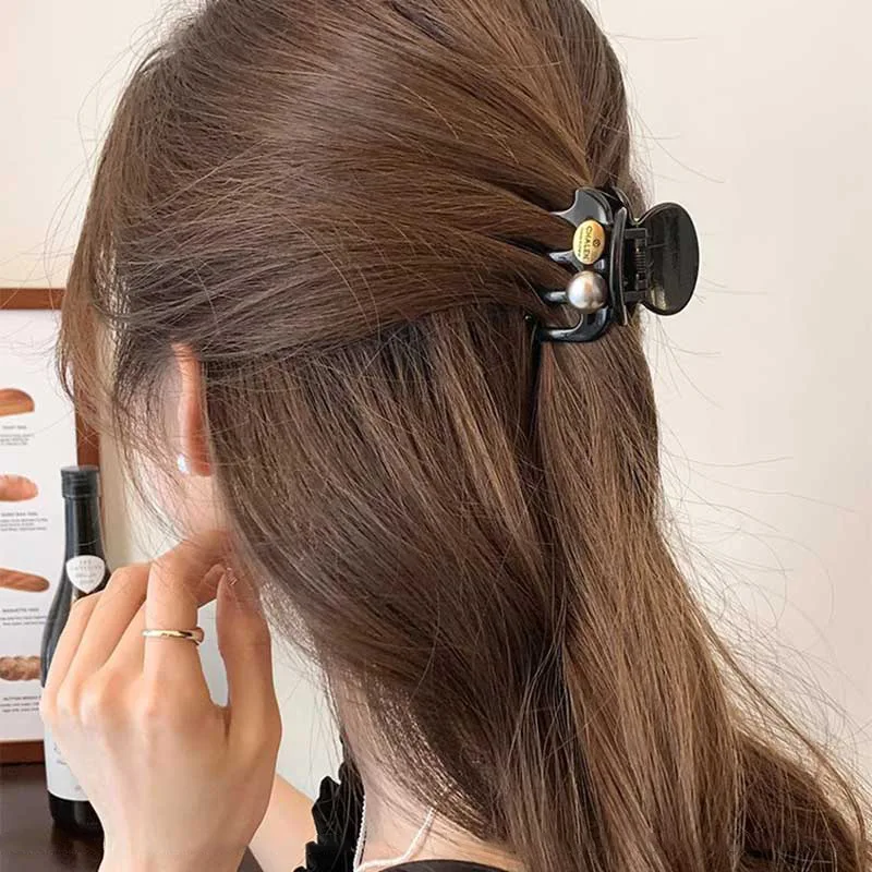 Temperament High Ponytail Artifact Acrylic Pearl Ponytail Holder Women Girls Back of The Head Fashion Versatile Shark Clip New