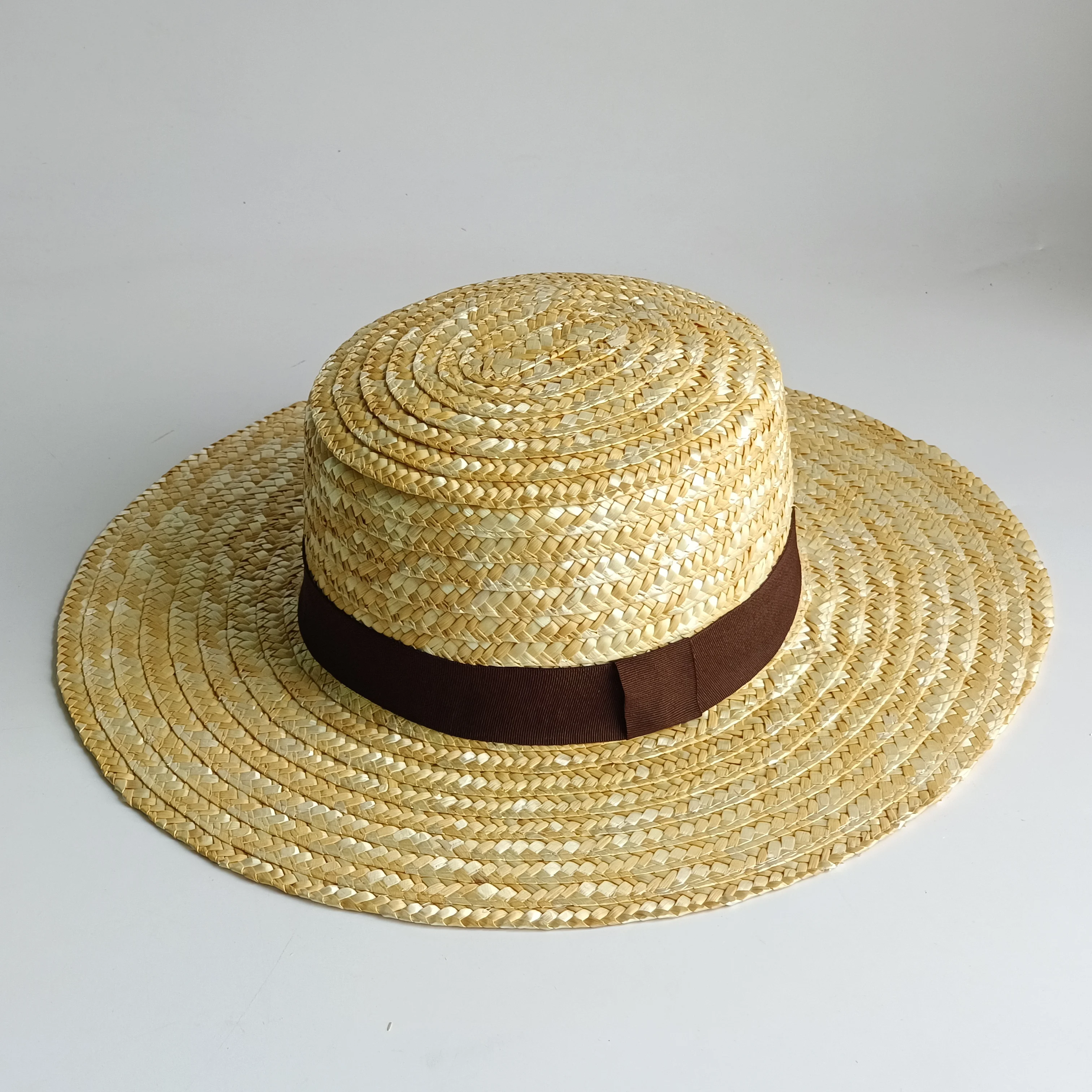 Ladies Sun Hat Fedora Hats Small Bee Shiny Straw Hat European American Retro Gold Braided Female Sunshade Flat Sequins Hat
