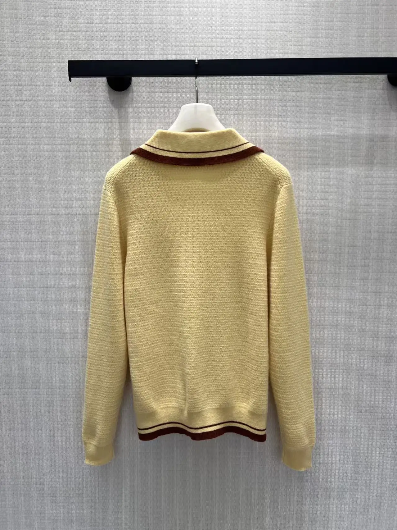 New French Elegant Milk Yellow Brown Polo Knitted Sweater with V-shaped Collar and College Style Long Sleeve Top for Women
