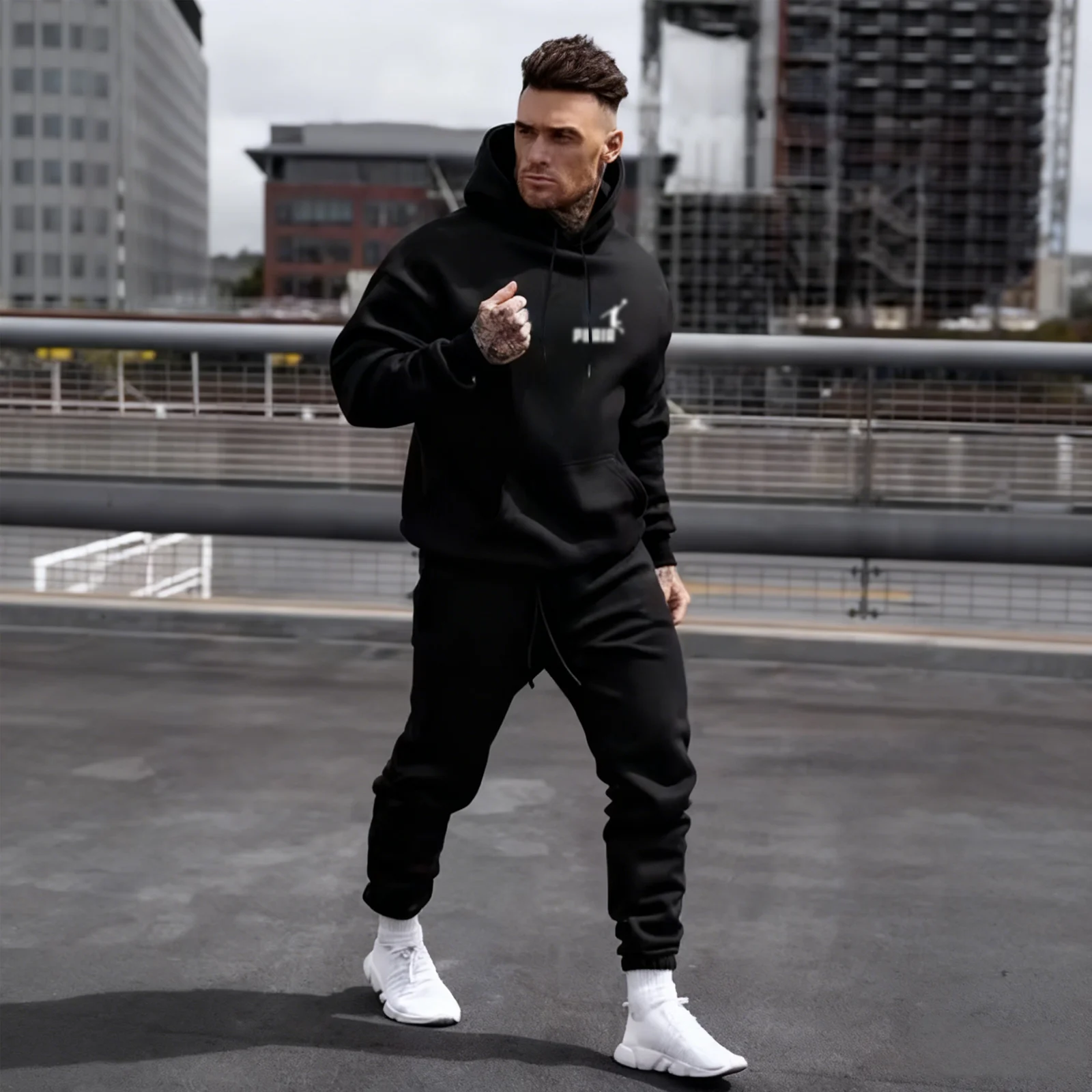 

Мужская толстовка с капюшоном и длинные брюки спортивный комплект из двух предметов - 2026 с принтом и (тампованным) логотипом, микроэластичный материал, регулировка