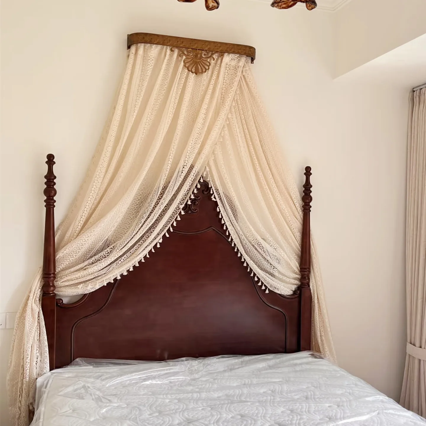 Medieval Style Bed Mantle Lace Fringed Bedside Gauze Mantle Decoration French Retro Beige American Simple with Shelf