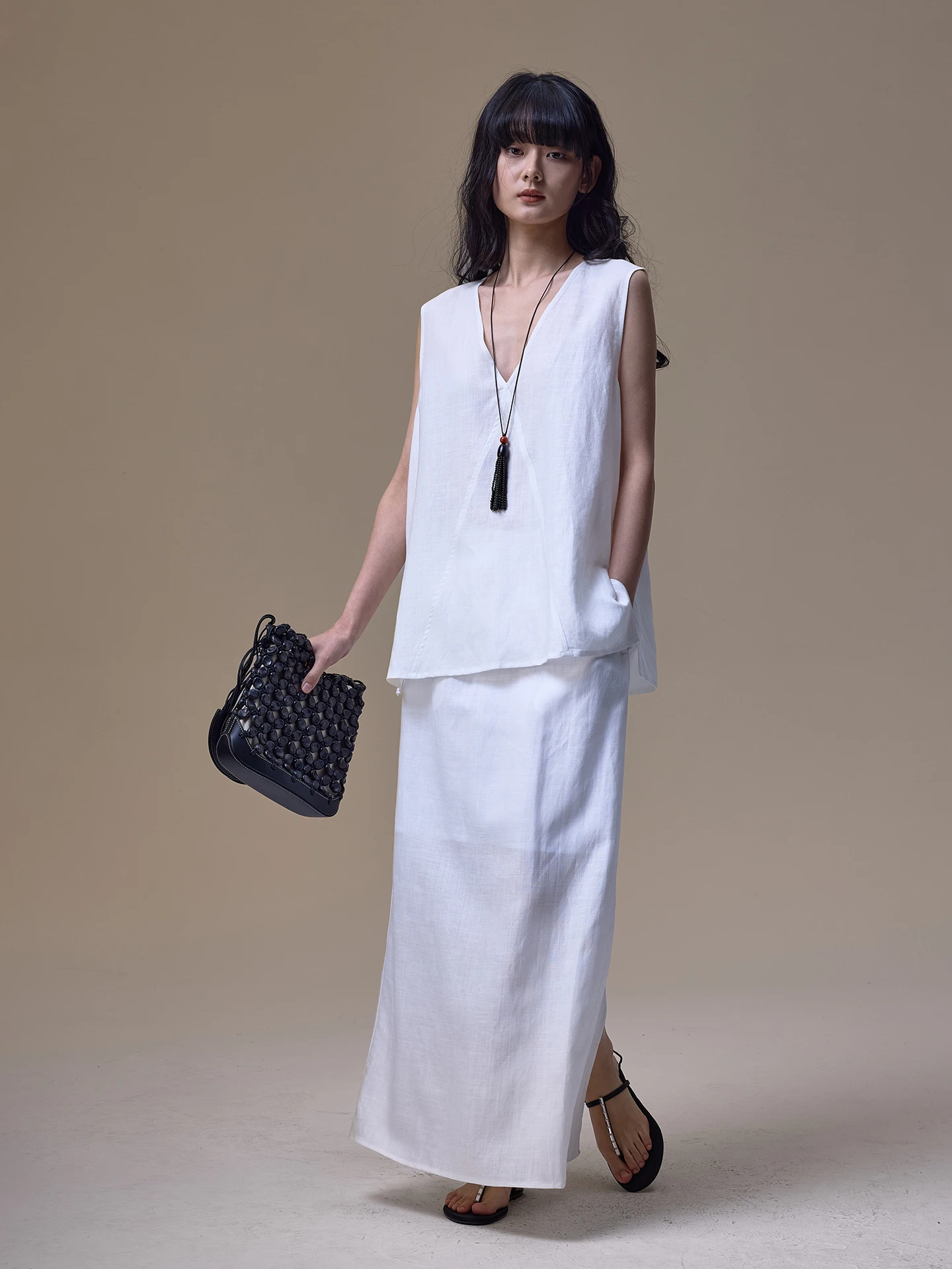 

Новый летний комплект: свободная юбка и топ без рукавов с V-образным вырезом, однотонный, простой стиль, женская модная повседневная одежда, удобный свободный крой