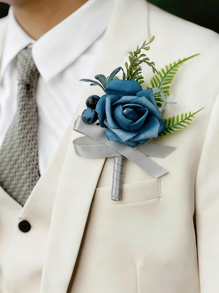 Ramillete de Rosas y Hortensias Artificiales Azules con Cintas Brillantes y Adornos Simil-Gema - Ramillete de Boda para Novio/Padrinos de Boda, Decoración Floral de Plástico para Todo el Año, Adecuado para Aniversarios, Ceremonias, Rosas, Ocasiones Casual