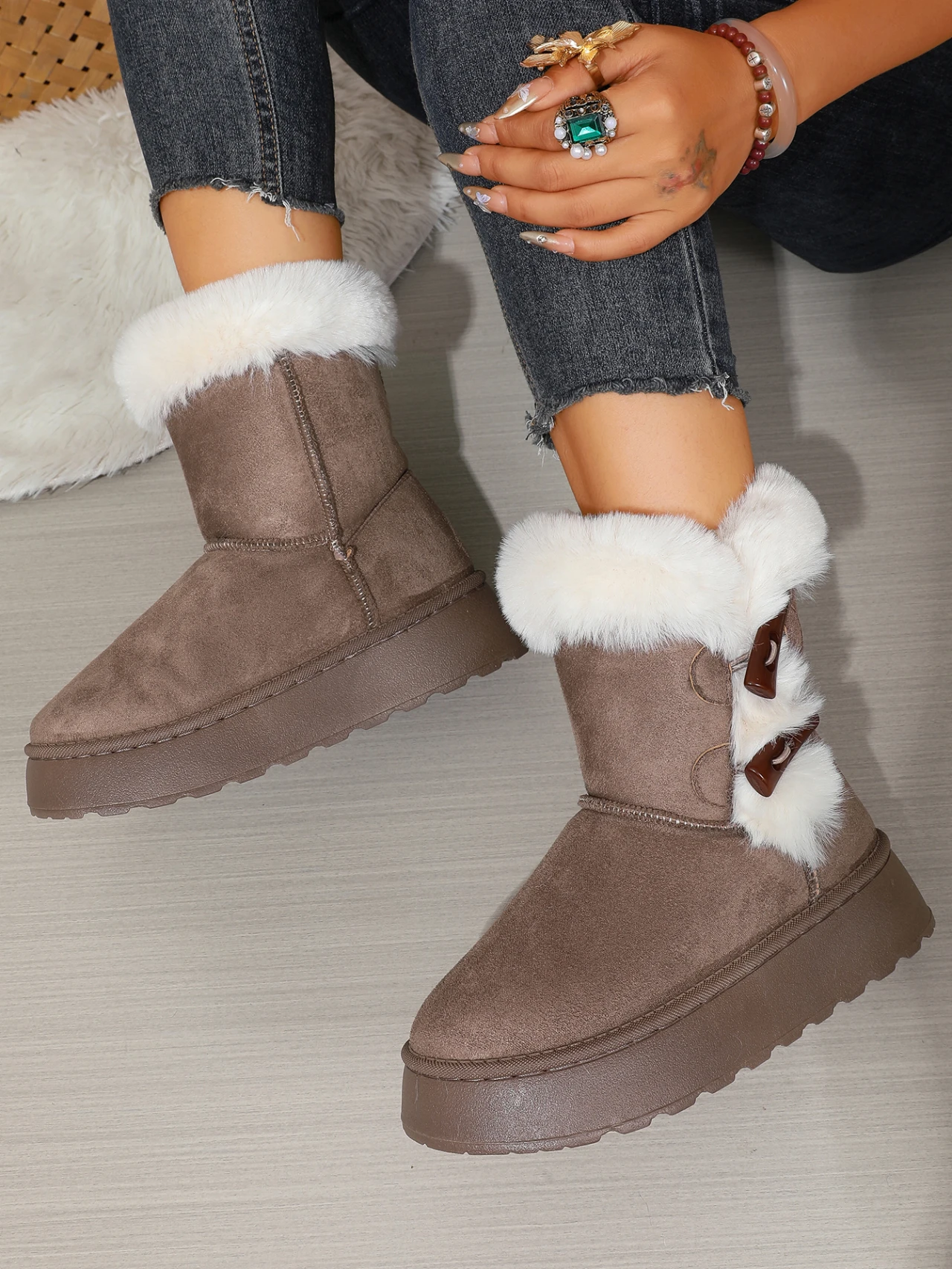 2026 Winter Neuer Stil Bequeme Modische Bestseller Runde Zehenkappe Elegante Lässige Schneestiefel Samt Dickbesohlte Damenstiefel – Detail 6