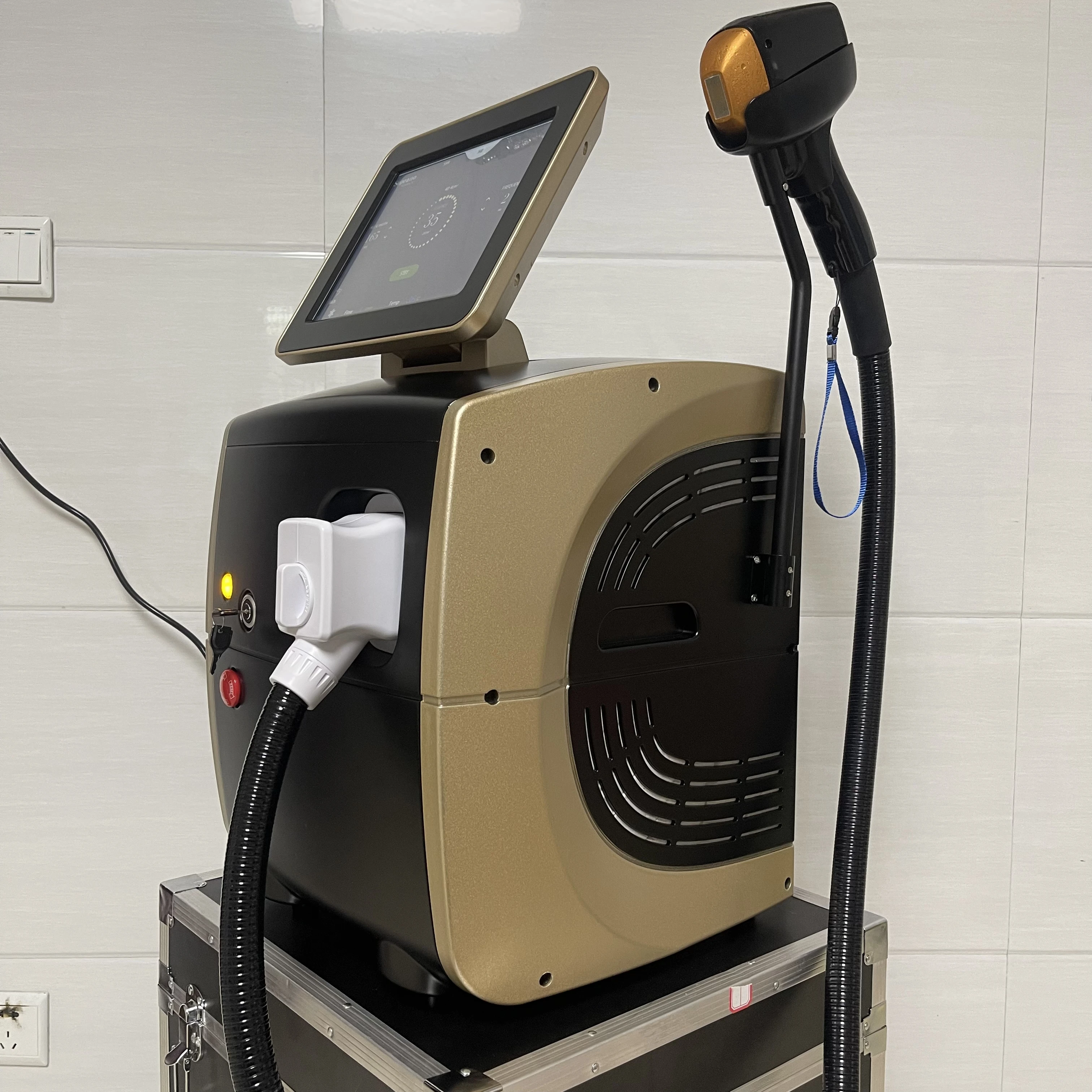 2025 مزيل الشعر بالليزر الاحترافي من التيتانيوم الجليدي 4 الطول الموجي لصالون إزالة الشعر الدائم غير المؤلم العناية بالبشرة الجمالية