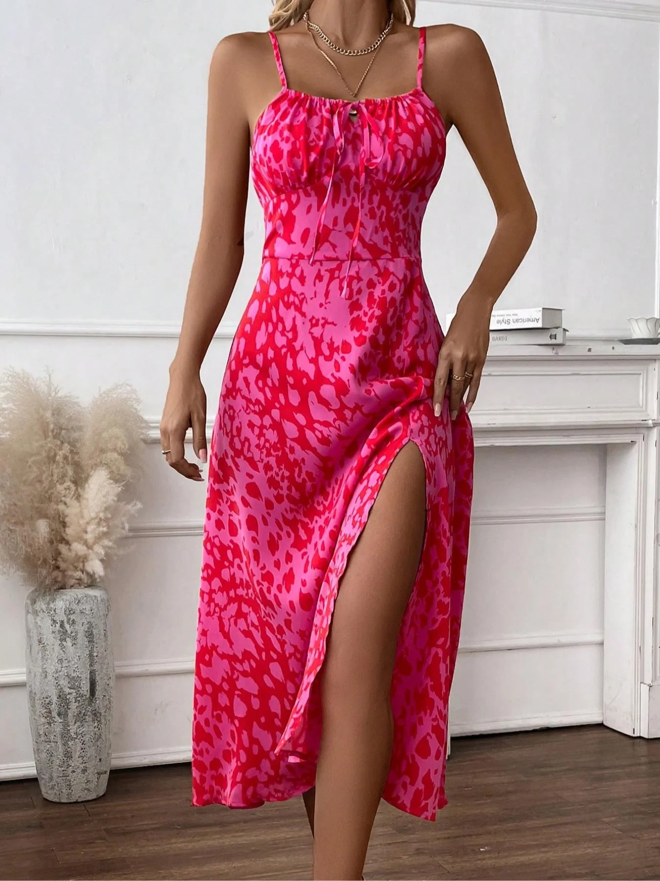 マークドレディースドレス、あらゆる場面に合うエレガントでスタイリッシュなデザイン、春と夏のイベントに最適