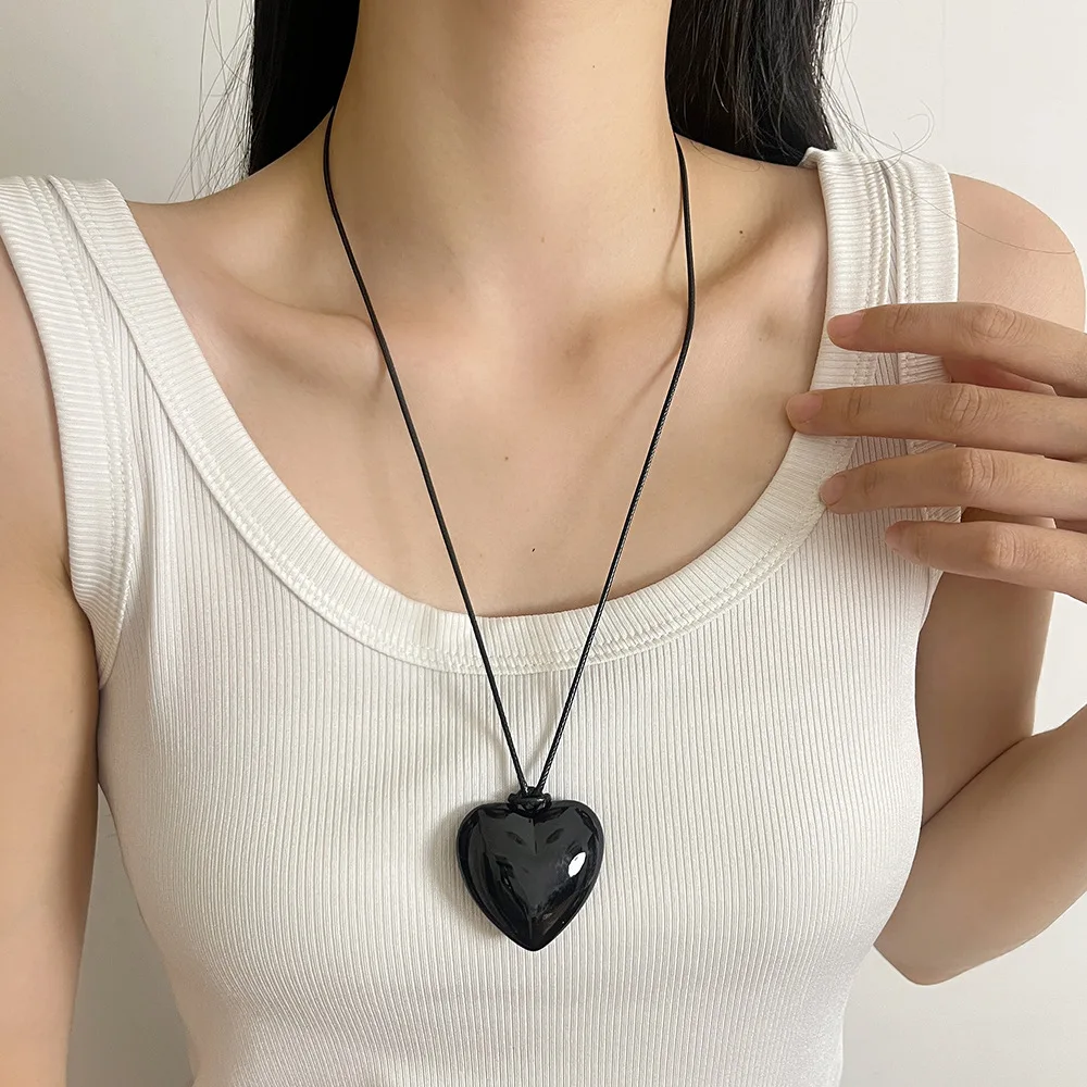 2024 New Leather Rope Simple Long Style Heart Pull-out Necklace Sweater Chain