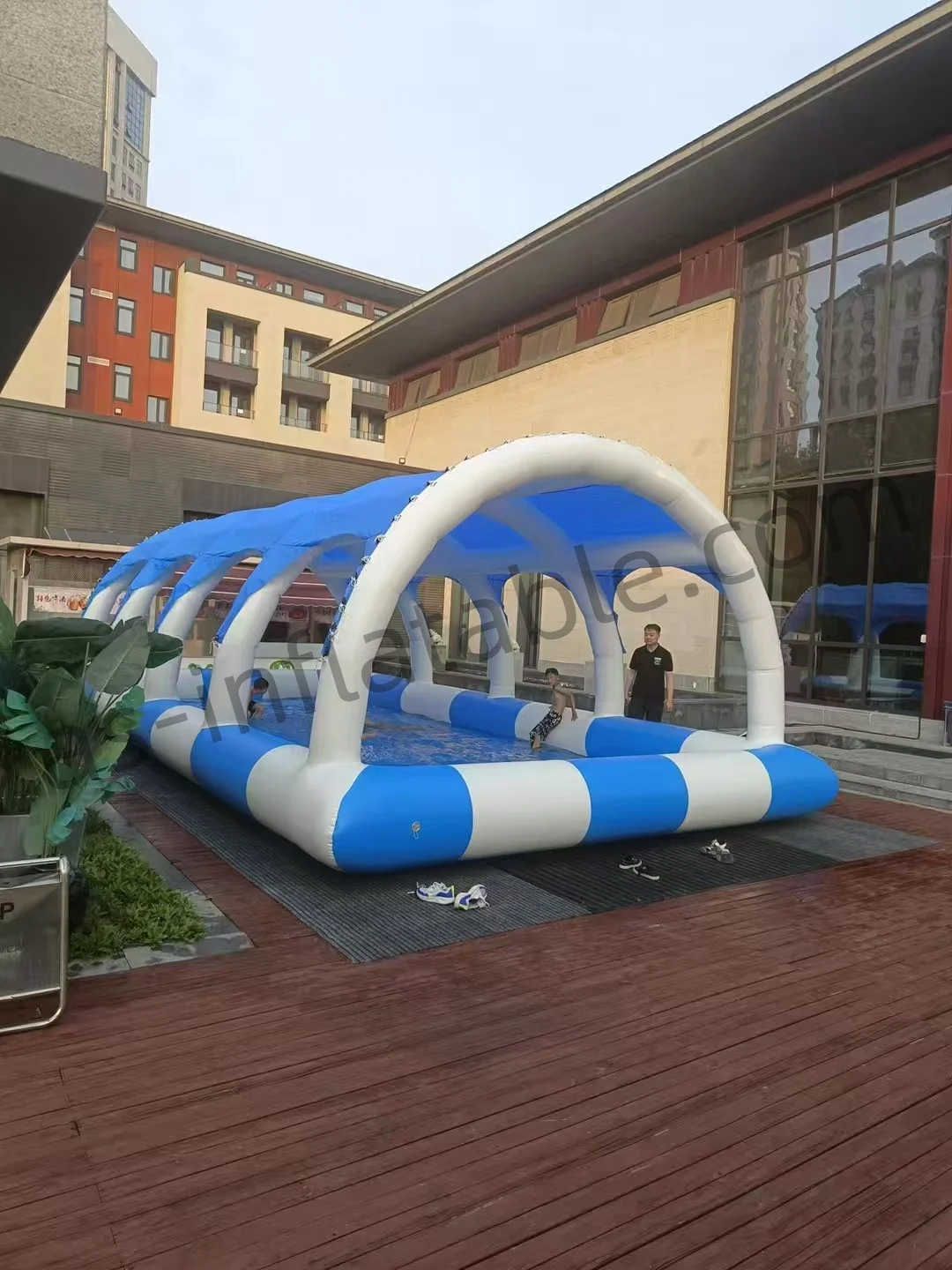 Inflatable Play Tent, 10 x 6 x 4 Meters Kids Inflatable Pool, Double Stitched Waterproof Outdoor Event Tent, Summer Party