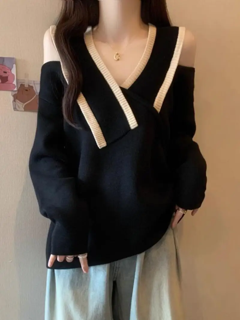 

Свитер трикотажа женский дизайн с открытыми плечами черный вязаный свитер женский осенний новый длинный уникальный милый топ больших размеров