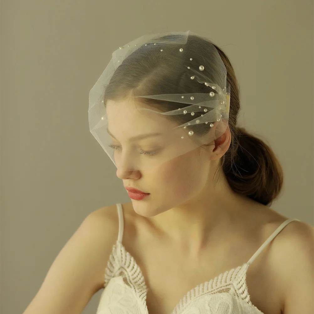 

V606 Hand-Sewn Side Comb Bridal Veil Short Veil with Exquisite Pearl Soft Net Front Veil for Bride