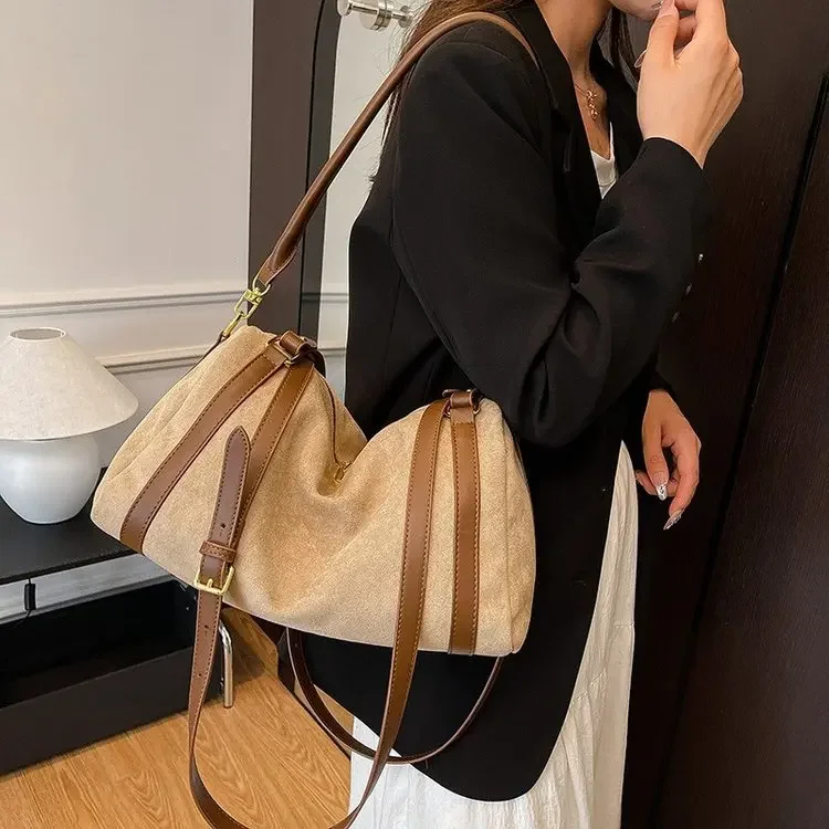 

Women's Retro Spacious Tote - Suede Material, Zipper, Stitched Details, Underarm/Shoulder Crossbody Style