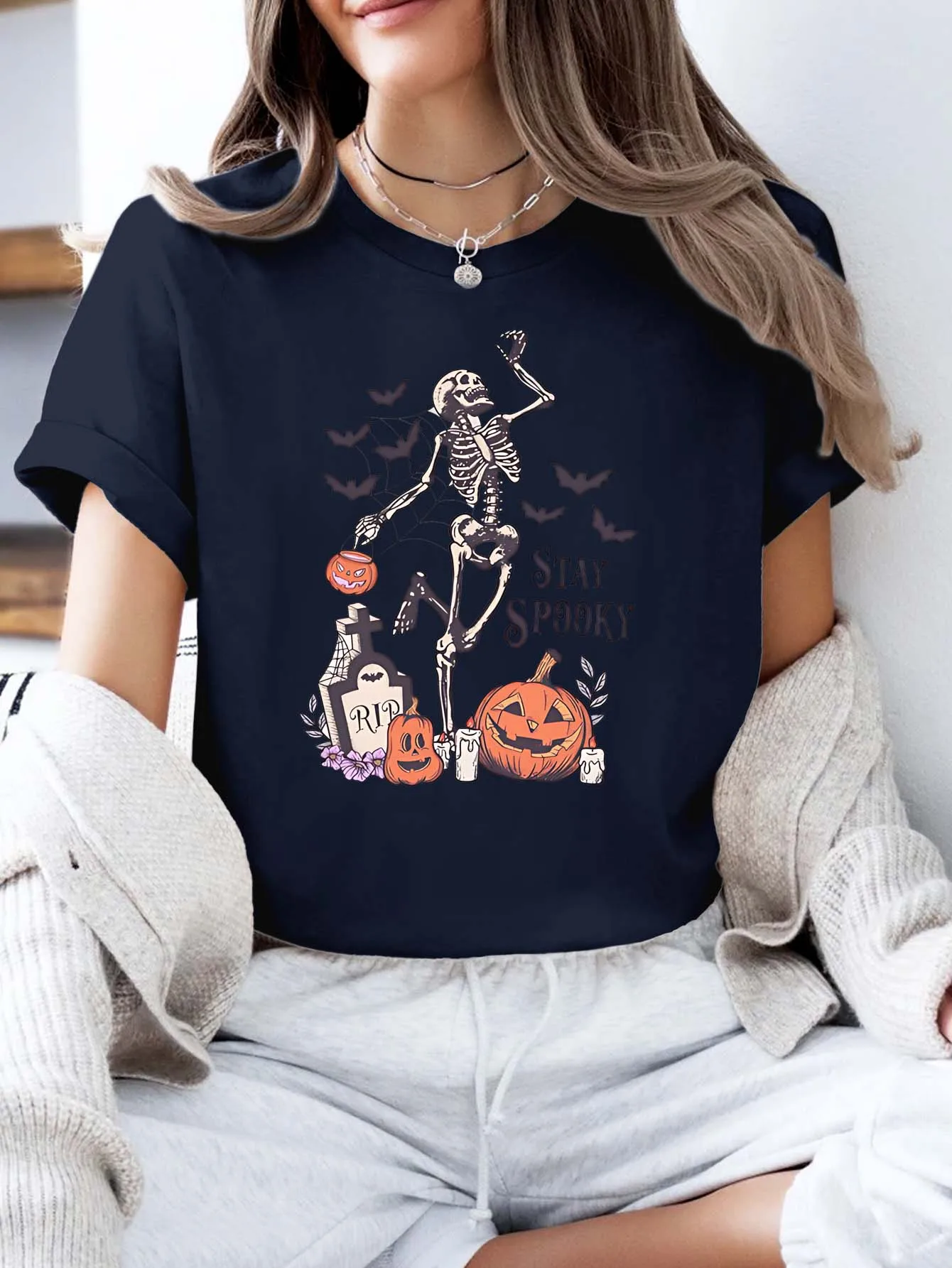 Camiseta gráfica espeluznante de Halloween de talla grande - Cráneo y calabaza de seis colores - Manga corta