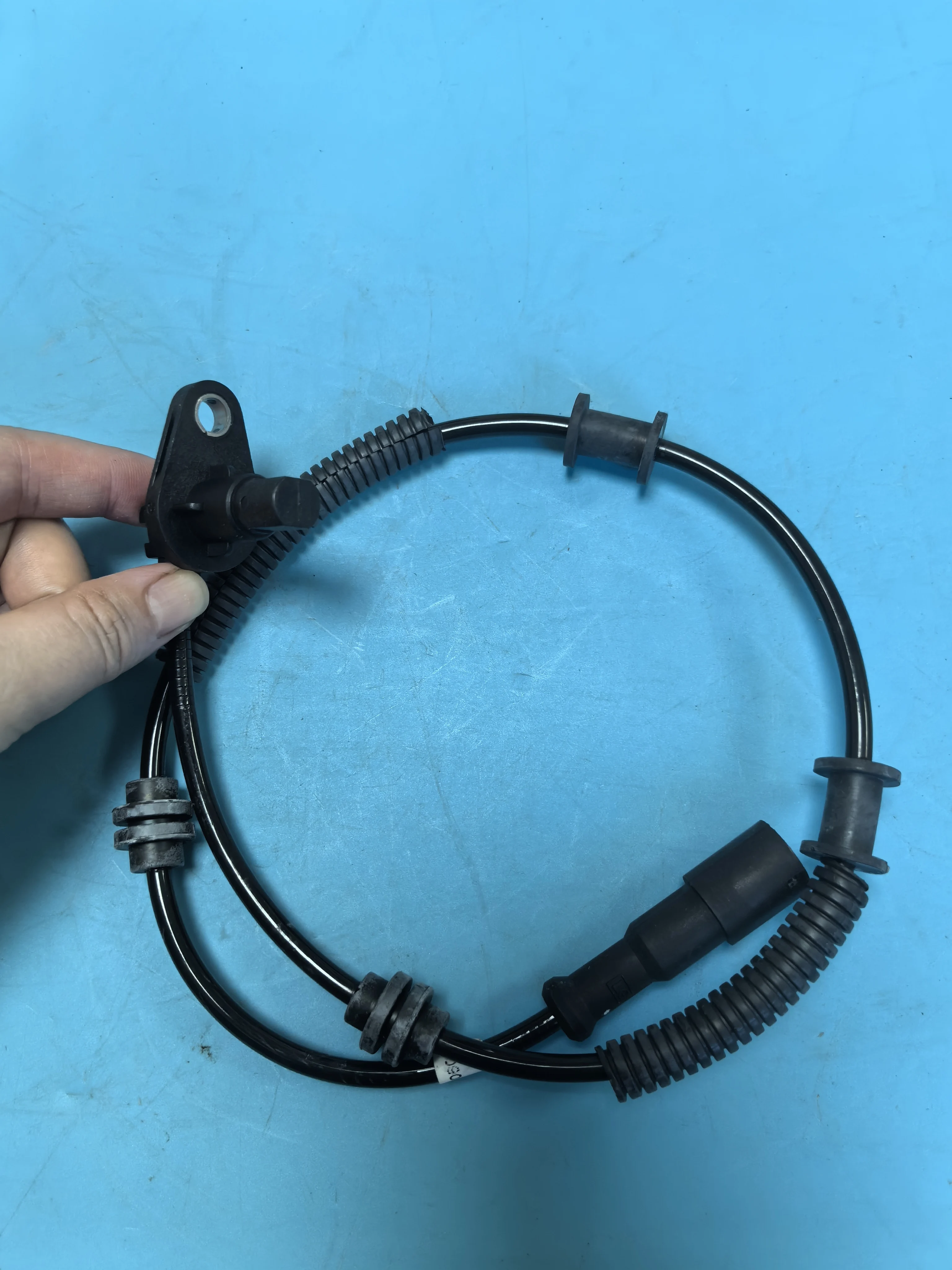 مستشعر سرعة العجلات الأمامية الأصلي 4892009000 لسيارة سانج يونج أكتيون كيرون أكتيون سبورت ريكستون