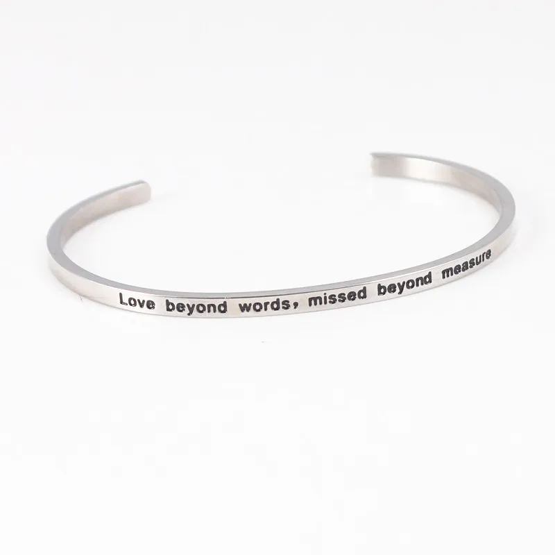 Brazalete de acero inoxidable con grabado de Love Beyond Words para hombre y mujer, joyería personalizada con nombre y texto, Jonc