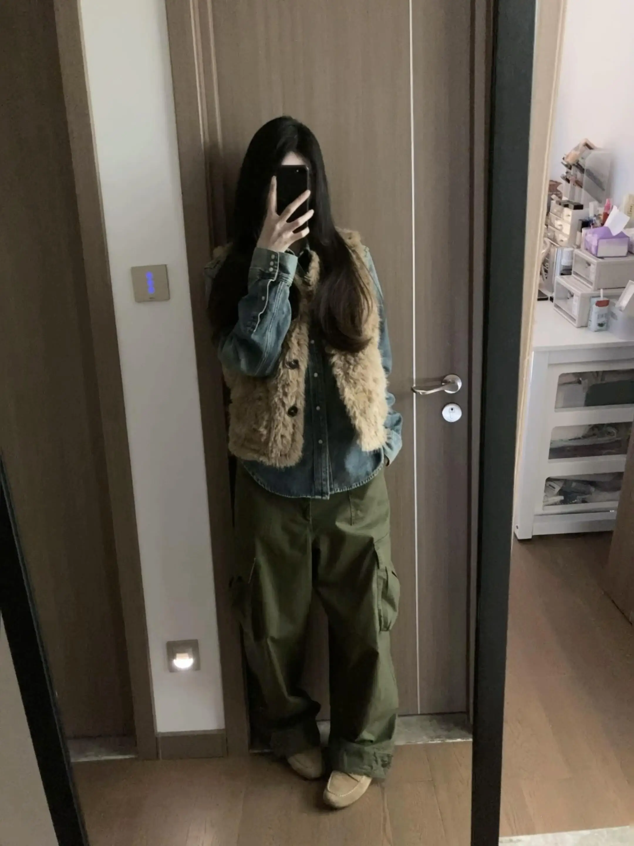 Koreańska Kamizelka z Futra Jagnięcego w Stylu Retro, Uniwersalna, Damska, Jesienno-Zimowa, Nowa Moda, Odzież Wierzchnia, Top, Modny Krój, Długość do Połowy Uda, Dekolt w Serek, Pojedyncza...