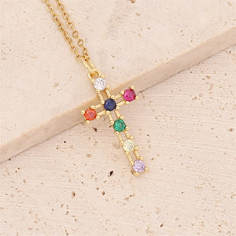 Exquisite Luxury Gold Cross Women\'s Zircon Pendant Necklace 18K Gold-plated Copper Necklace Personalized Fashion Jewelry Gift