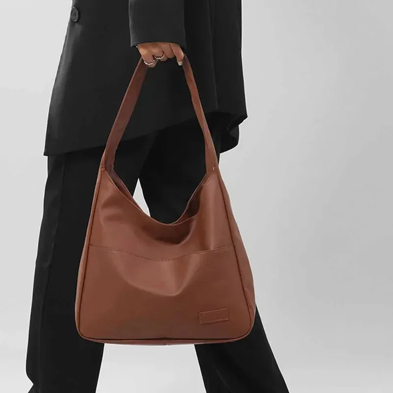 Simple large capacity casual retro shoulder bag, casual commuting fashionable handbag