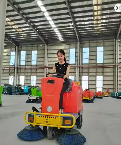 Hot-selling multifunctional electric road and street sweeper Washing machine China hot-selling 1300mm cleaning width