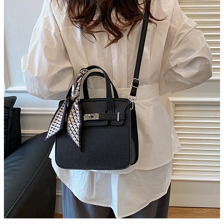 

2025 Silver Buckle Handbag - Vintage Crossbody/Shoulder Purse, Large Underarm Bag with Embossed Grain