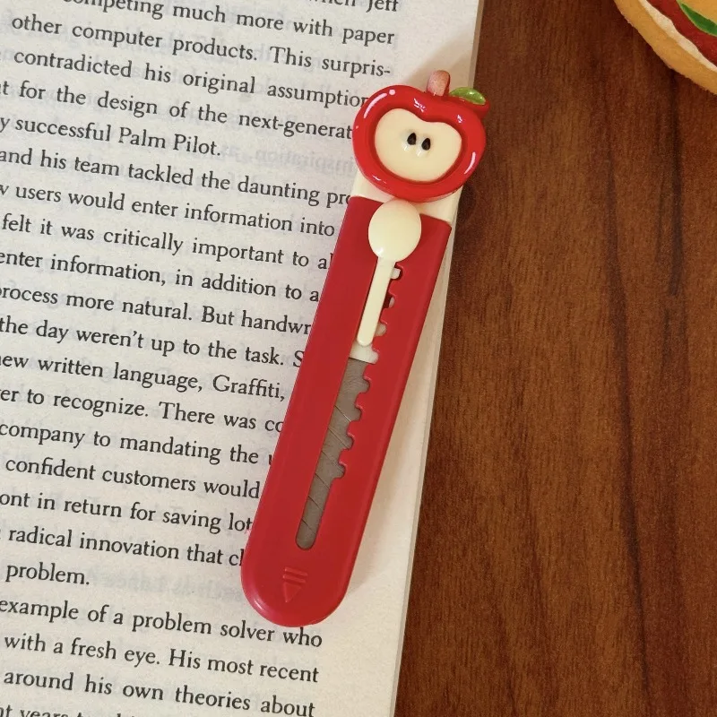 Kawaii أبل شكل الحرفية سكين لطيف الكرتون فائدة القاطع لفتح الحزمة سكرابوكينغ آمنة قابل للسحب سكّين متعدّد الاستخدامات #6