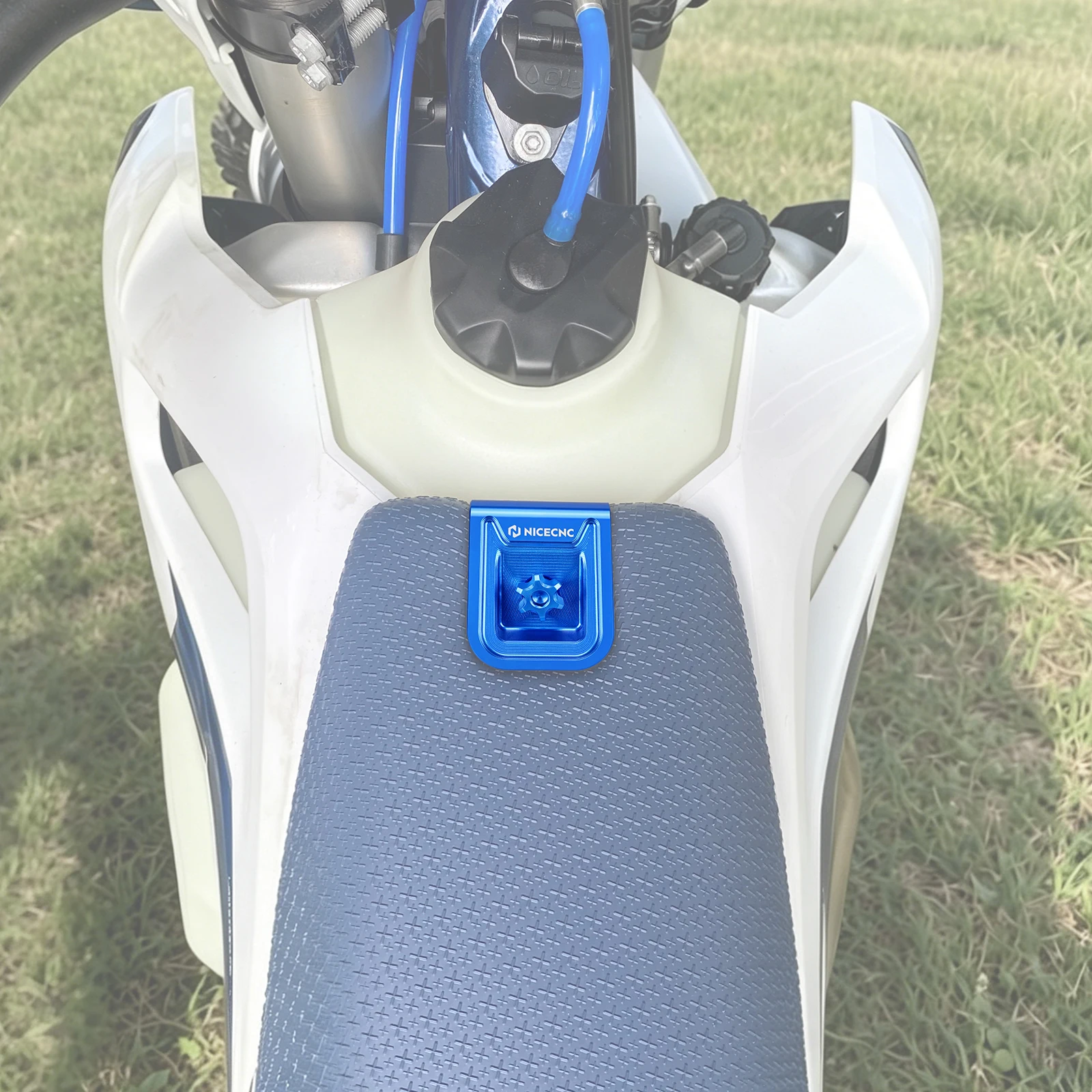 NICECNC For Husqvarna TE300 2024-2026 Seat Mount Cover TE250 FE250 FE350 FE450 FE501 TX300 TC125 FC FX 350 450 FE 350S 24-26