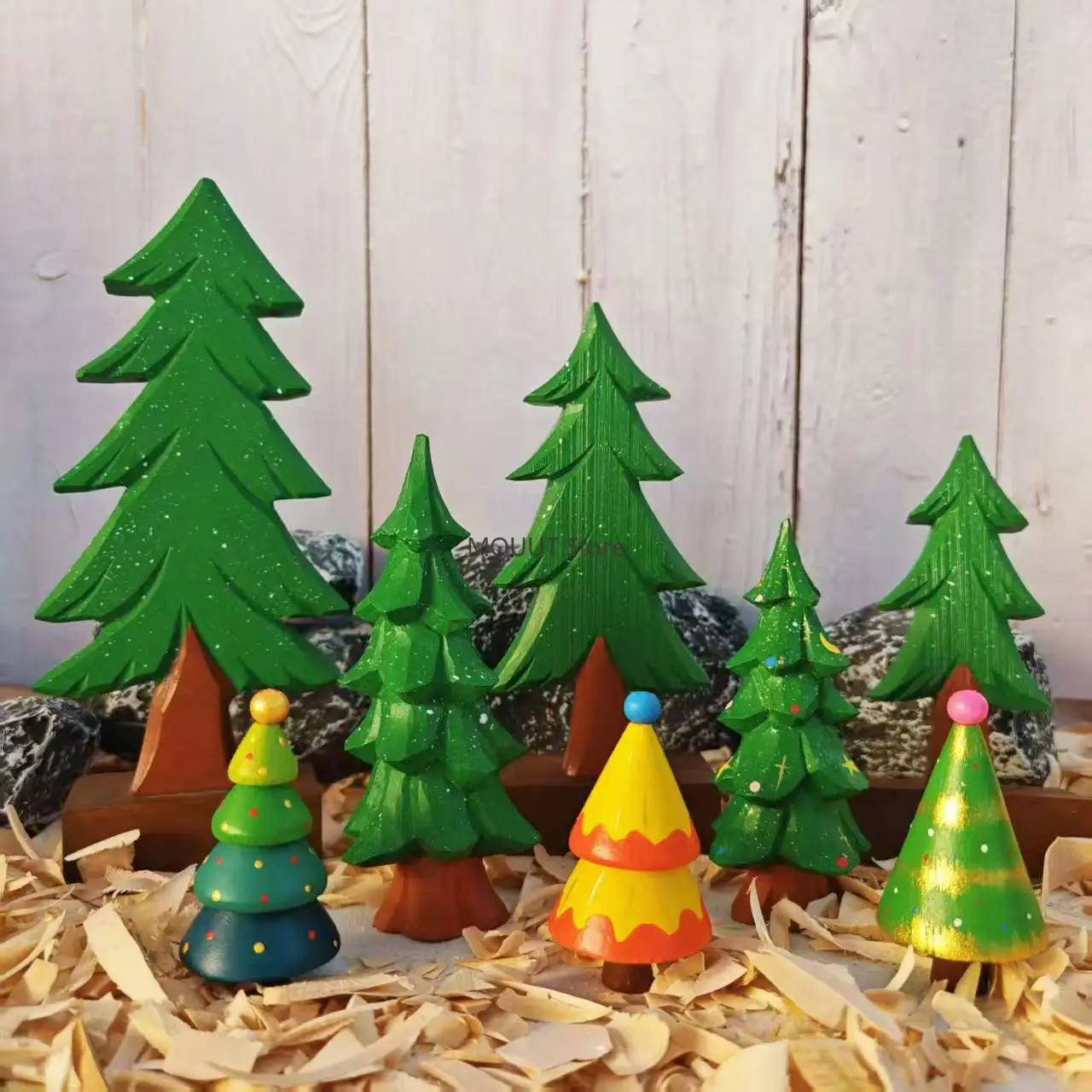Hand-carved Wood Pine Tree Figurines Christmas Tree Decoration Ornament Christmas Festival Decorative Sculpture Gift for Couple