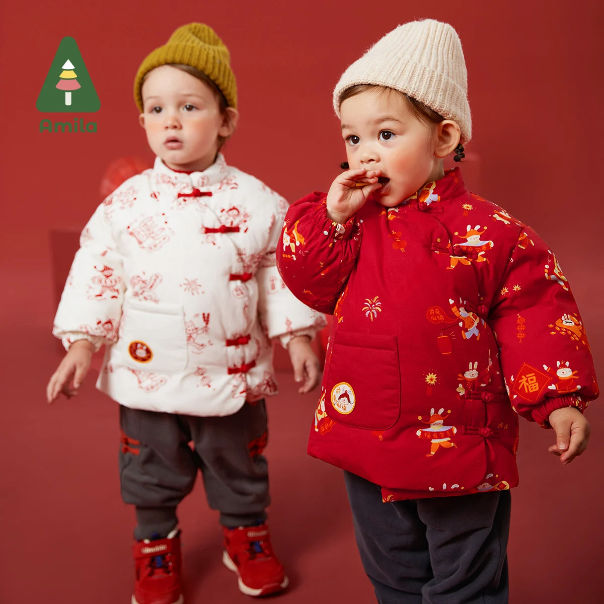 Amila Baby\'s Cotton-padded Jacket 2024 Winter New Boys And Girls Original Patterned Slanted Placket Cotton Clip Festive Coat