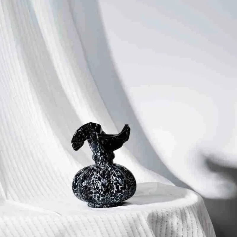 Medieval black high-end petal mouth glass vase, tabletop ornament