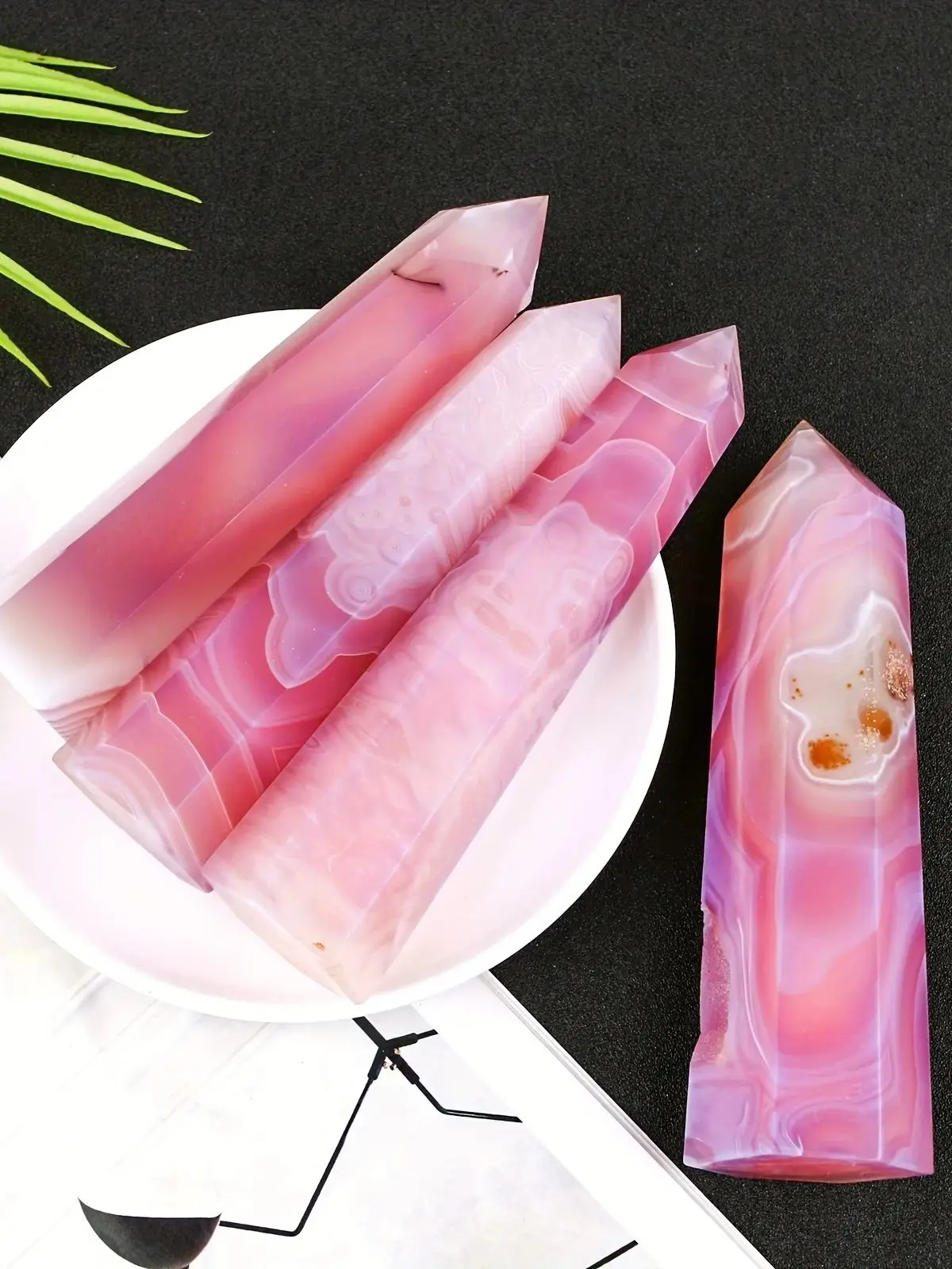 

1pc Pink Jell Agate Tower with Marbled Pink & White Patterns, Irregular Cracks & Small Holes, High-end Collectible, Home Decor