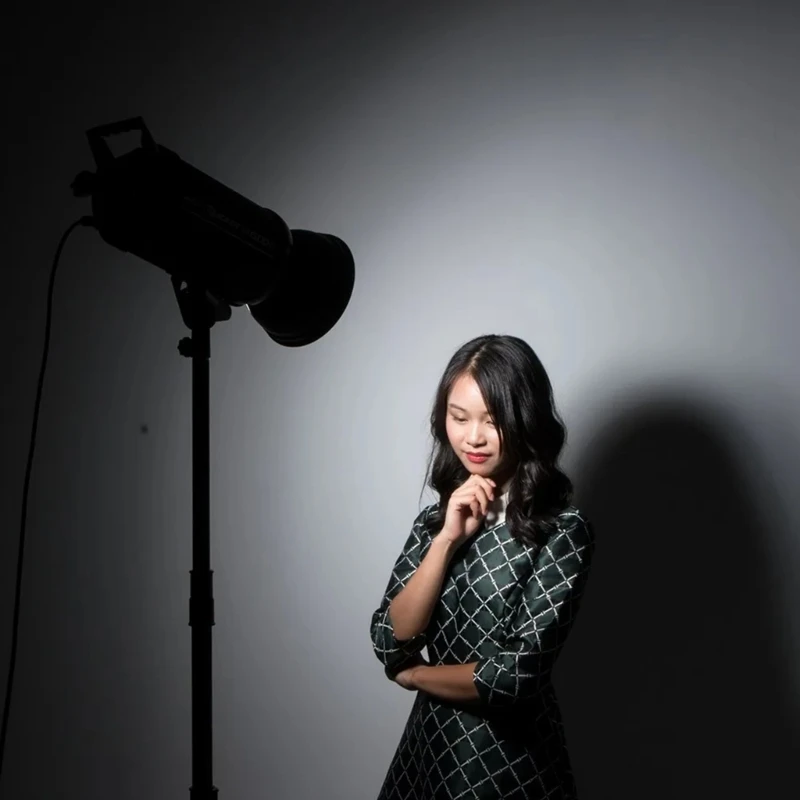 7-calowy dyfuzor regulowanym kątem Odbłyśnik Osłona dyfuzora do precyzyjnego oświetlenia Latarka studyjna Część akcesoriów