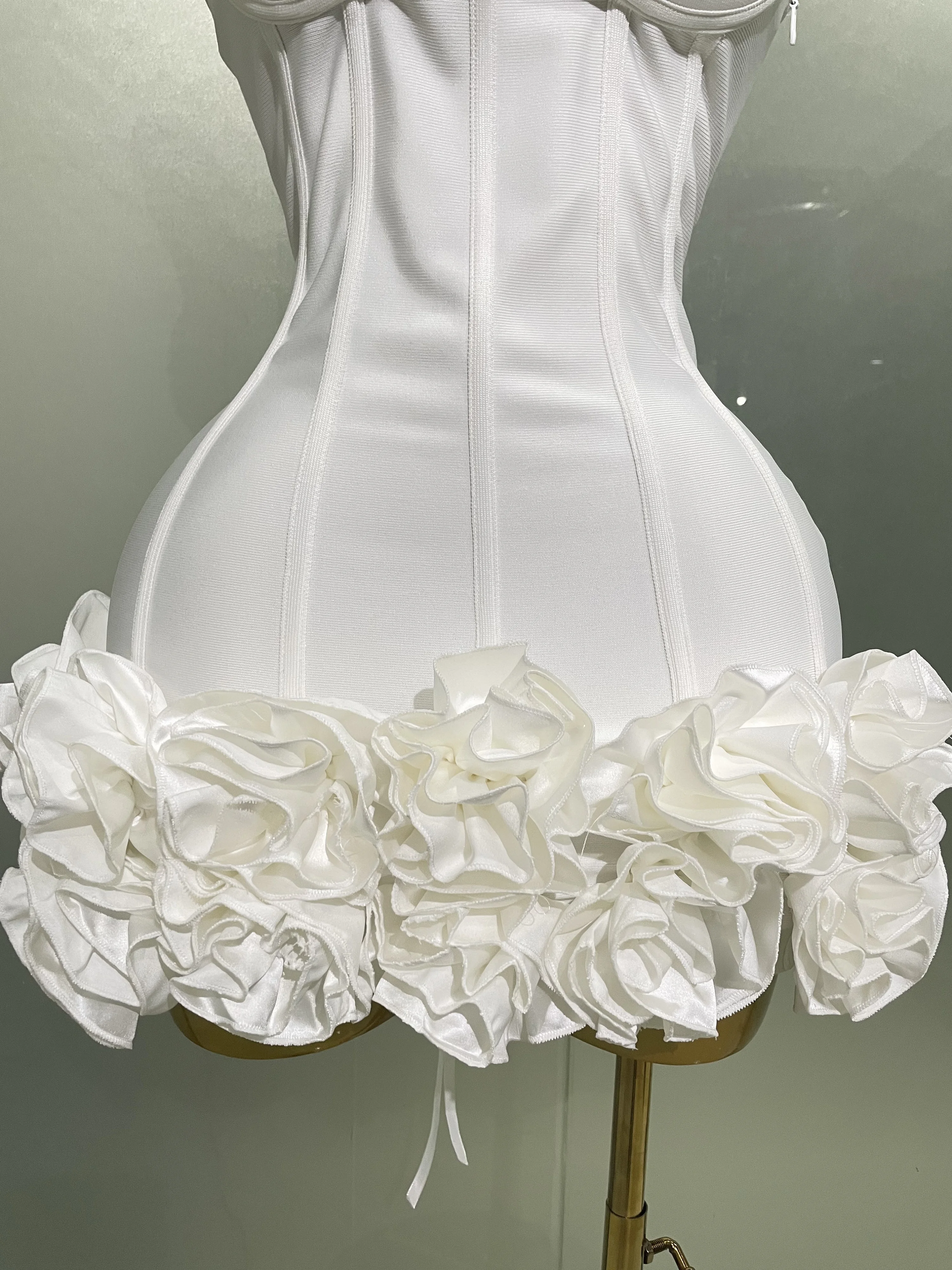 المرأة مساء ضمادة فستان حمالة Bodycon الزهور البسيطة المشاهير مثير فساتين حفلات أعياد الميلاد صورة تبادل لاطلاق النار ملهى ليلي الزي