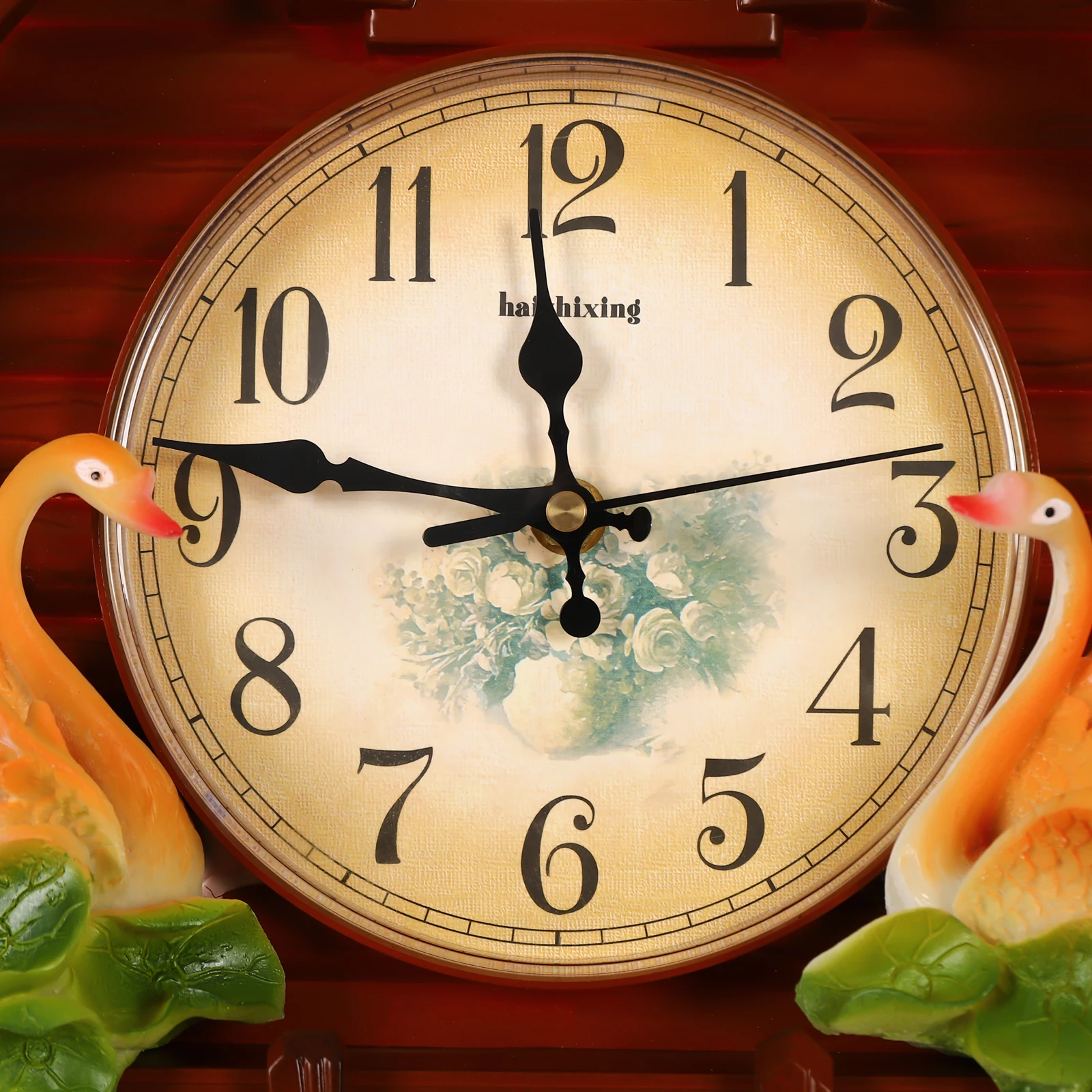 Creative Wall Clock for Living Room Decor Indoor Plastic Reddish-brown Decorative Wall Clock Battery Operated Silent Clock