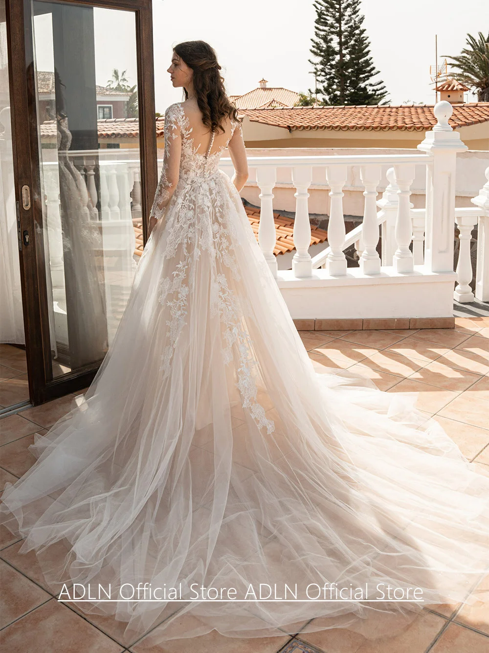 Champagne Wedding Dress Vestidos De Novia Customized Sheer Long Sleeves Scoop Neck Applique Court Train Bride Bridal Gown