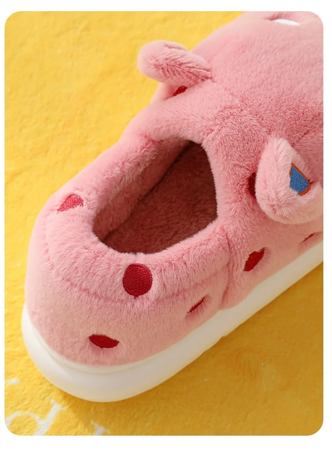 Winterwarme, geschlossene Katzenpantoffeln für Damen, verspielte, seitlich gefleckte, flauschige Loafer, flauschige Hausschuhe für Damen, Plüschpantoffeln. – Detail 6