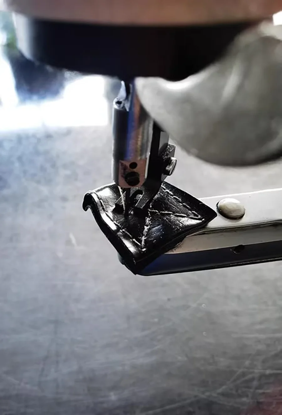 

Sewing Machines For Footwear And Leather Products; Manual Shoe Repair Machines; Sewing Machines For Leather Shoes And Garments.