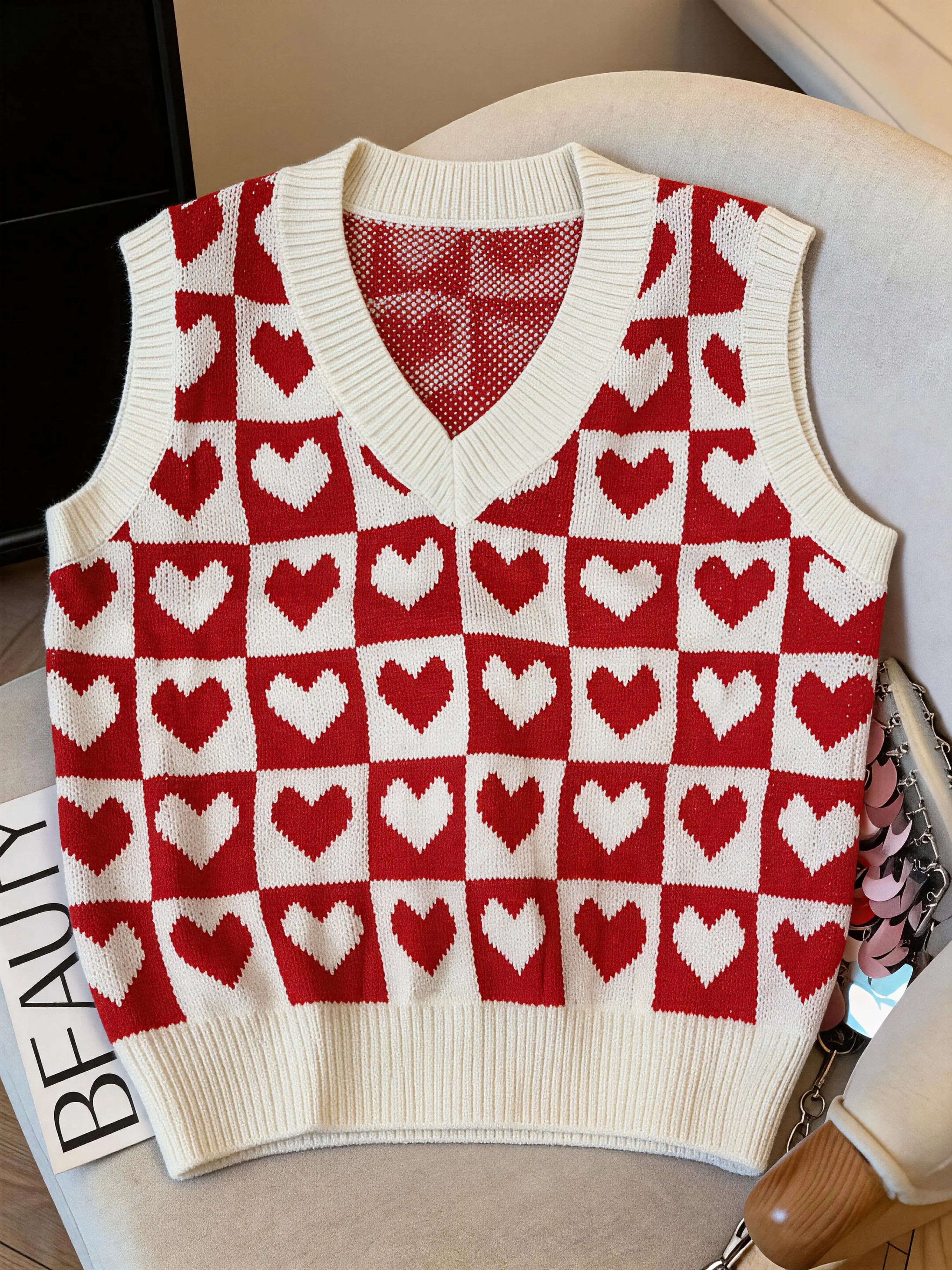 

Plus Size Women's Elegant V-Neck Knit Tank Top, Ideal for Spring, Summer and Autumn.