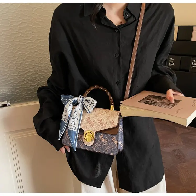 

Новая женская модная универсальная маленькая квадратная сумка через плечо с принтом, модель 2026 года