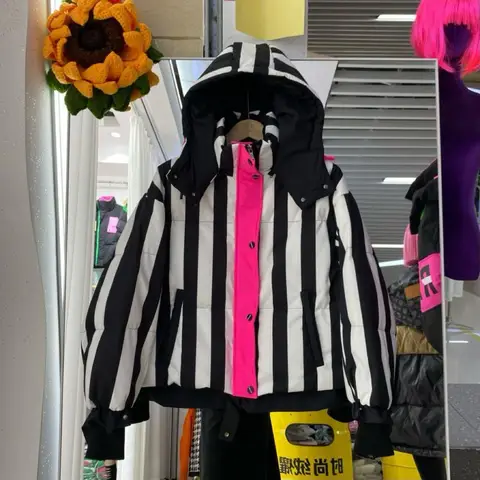 Girls Striped Hooded Short Down Cotton Jacket Winter New 2026 European and American Style Warm Bread Jacket Loose Jacket